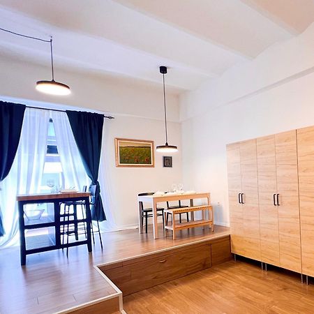 Aumetz Square Apartment อิดริยา ภายนอก รูปภาพ