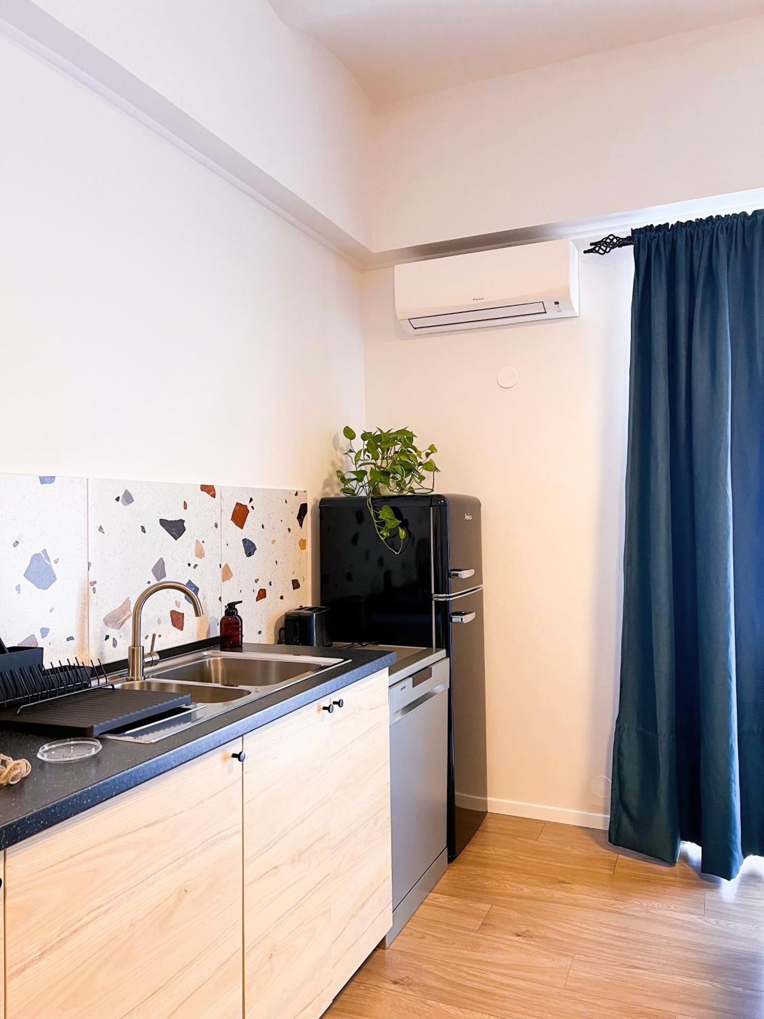 Aumetz Square Apartment อิดริยา ภายนอก รูปภาพ