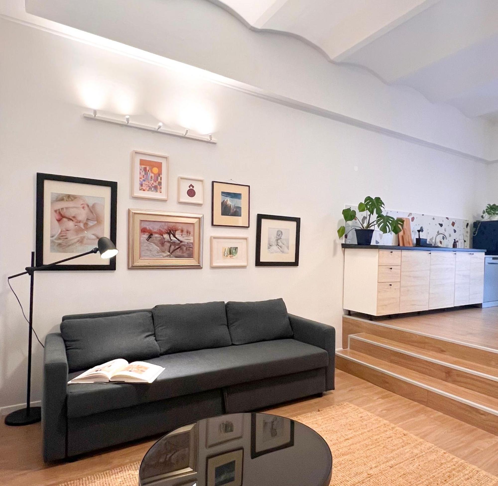 Aumetz Square Apartment อิดริยา ภายนอก รูปภาพ
