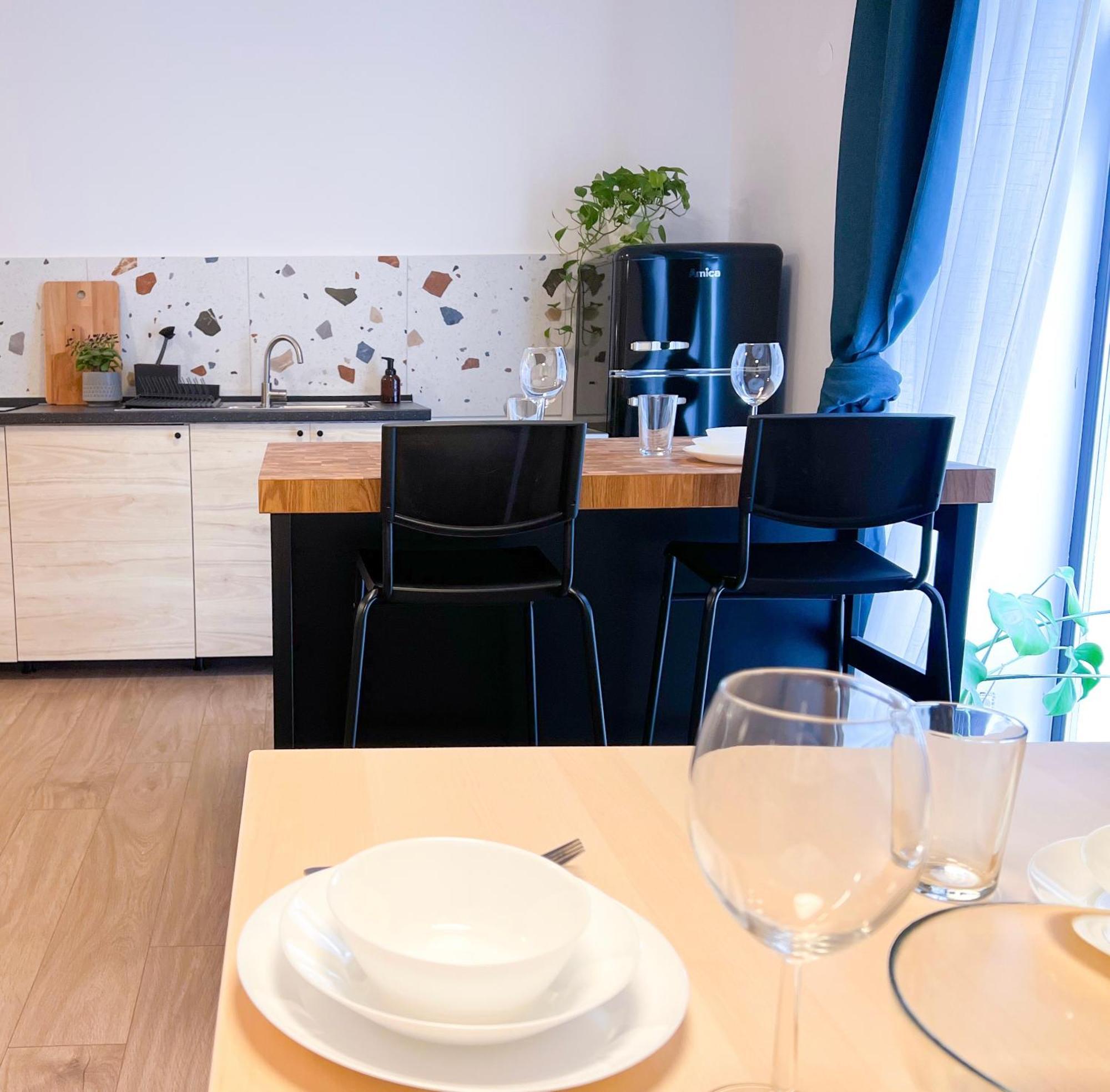 Aumetz Square Apartment อิดริยา ภายนอก รูปภาพ